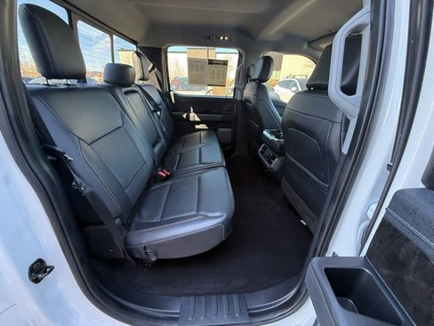 Used 2023 Ford F150 Lariat w/ Trailer Tow Package image 31