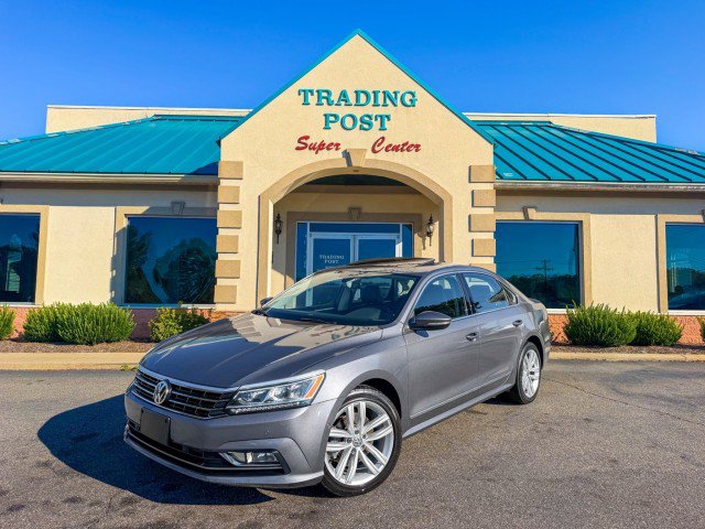Used 2018 Volkswagen Passat 2.0T SEL Premium FWD image 2