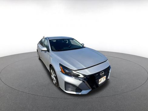 Used 2023 Nissan Altima 2.5 S FWD image 3