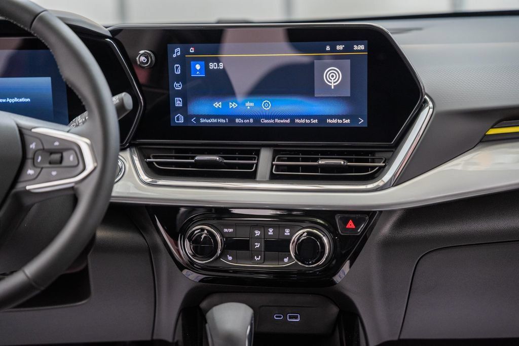 New 2026 Chevrolet Trax LT w/ Sunroof Package FWD image 19