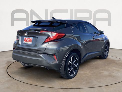 Used 2019 Toyota C-HR XLE FWD image 11