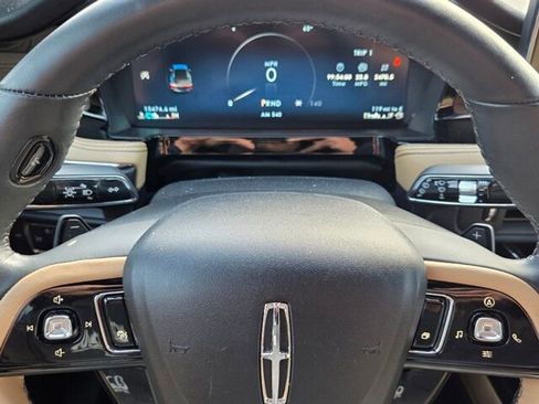 Used 2023 Lincoln Corsair Reserve image 21