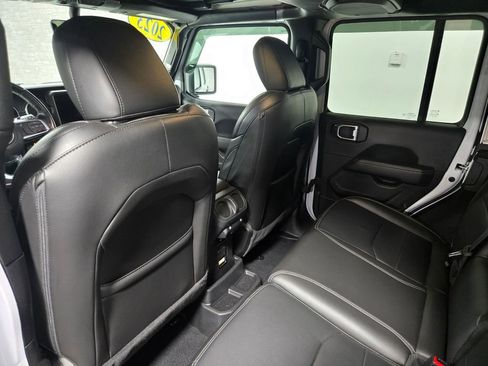 Used 2023 Jeep Wrangler Unlimited Sahara w/ Cold Weather Group image 36