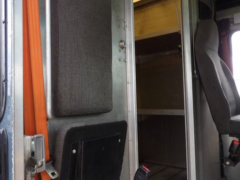 Used 2019 Ford E-450 and Econoline 450 Super Duty RWD image 28