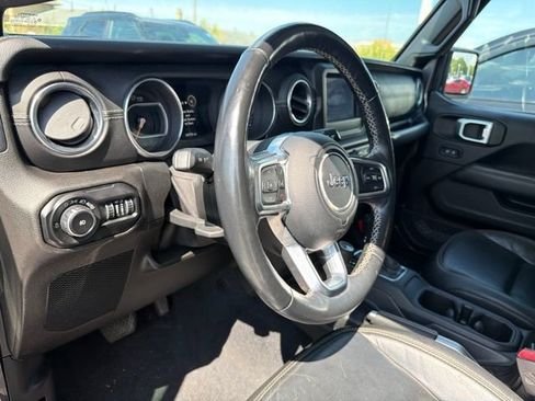 Used 2019 Jeep Wrangler Unlimited Sahara w/ Dual Top Group AWD/4WD image 13