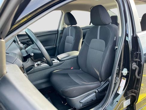 Used 2023 Nissan Sentra SV image 19