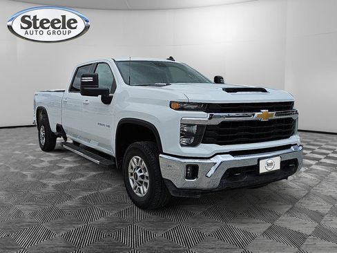 Used 2025 Chevrolet Silverado 2500 LT w/ Convenience Package image 7