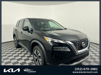 Used 2023 Nissan Rogue SV image 1