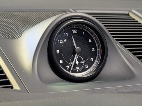 New 2026 Porsche Macan image 32