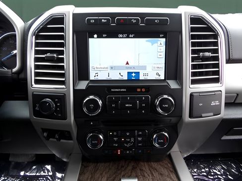 Used 2017 Ford F250 Lariat w/ Lariat Value Package image 24