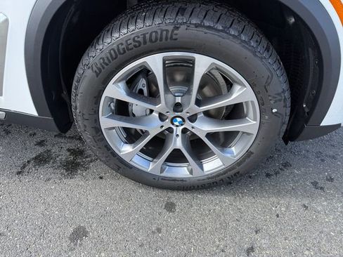 New 2026 BMW X5 xDrive40i w/ Climate Comfort Package AWD/4WD image 16