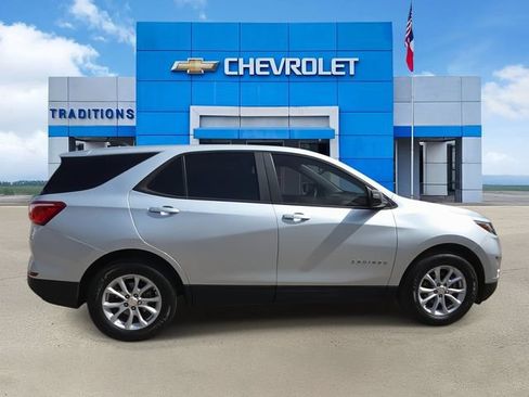 Used 2021 Chevrolet Equinox LS w/ LS Convenience Package FWD image 10