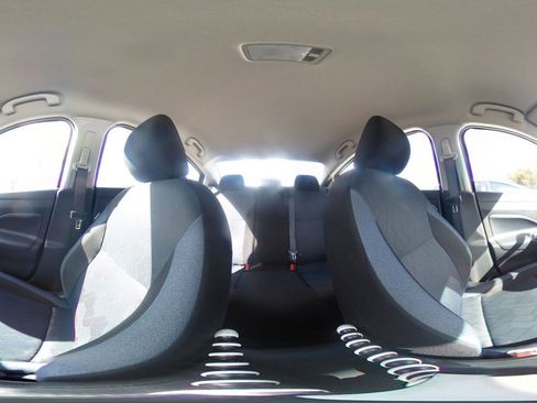 Used 2025 Nissan Versa SV FWD image 40