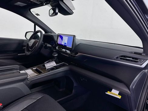 New 2026 Toyota Sienna Limited AWD/4WD image 30