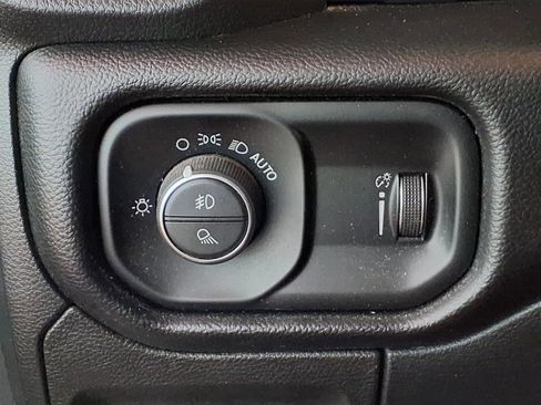 Used 2022 RAM 1500 Big Horn AWD/4WD image 19