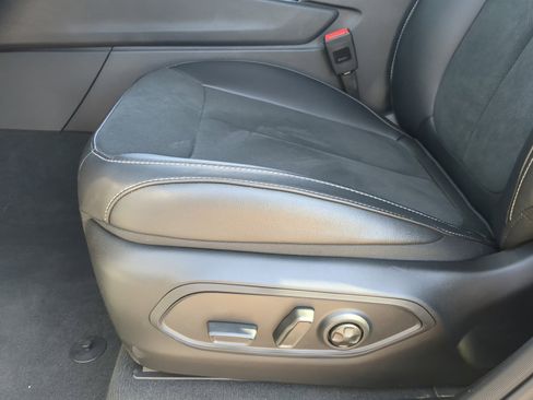 New 2025 Jeep Grand Cherokee Altitude image 14