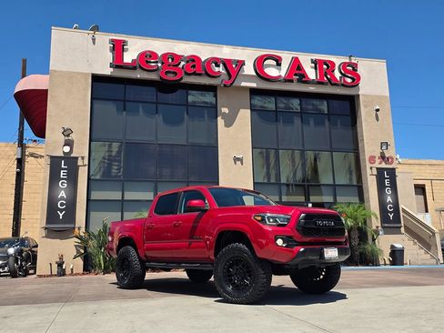 Used 2019 Toyota Tacoma SR5 RWD image 2