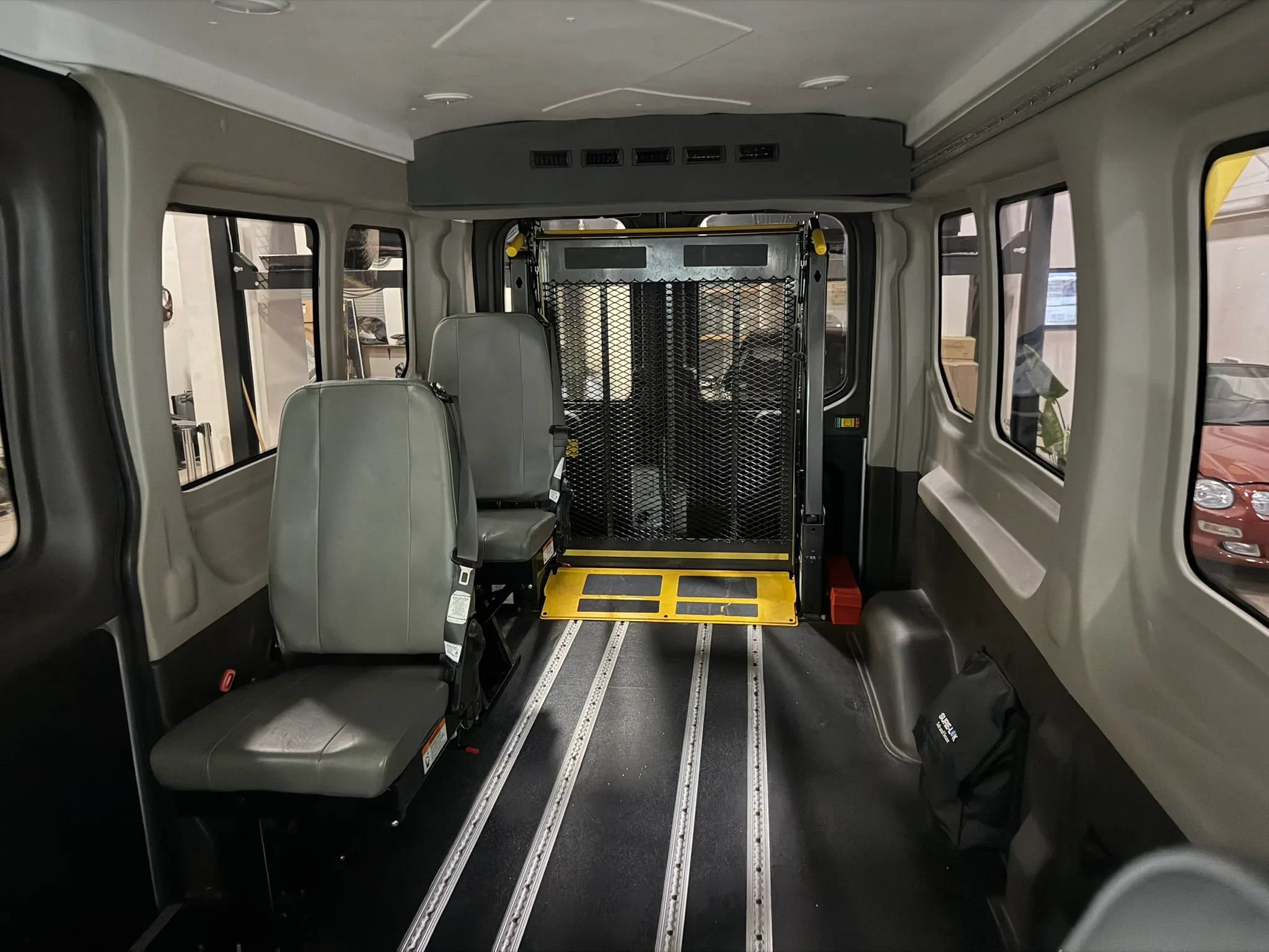 Used 2019 Ford Transit 250 148 Medium Roof RWD image 35