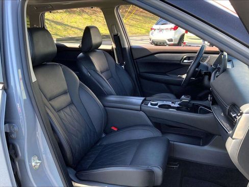 Used 2023 Nissan Rogue Platinum w/ Platinum Premium Package image 7