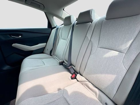 Used 2025 Honda Accord SE image 27