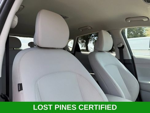 Used 2025 Hyundai Kona SEL FWD image 29