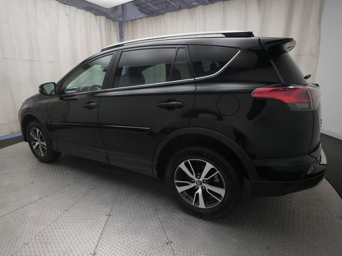 Used 2018 Toyota RAV4 XLE AWD/4WD image 30
