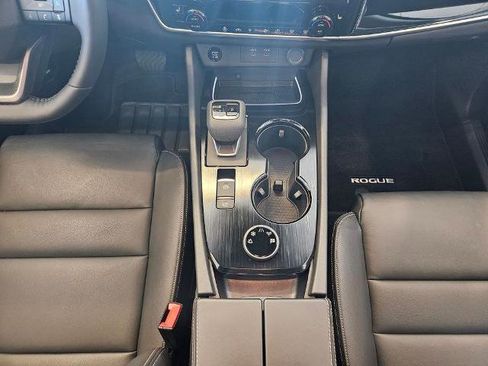 Certified 2025 Nissan Rogue SL image 19
