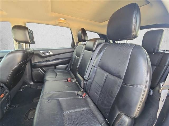 Used 2013 Nissan Pathfinder Platinum w/ Platinum Premium Pkg FWD image 16