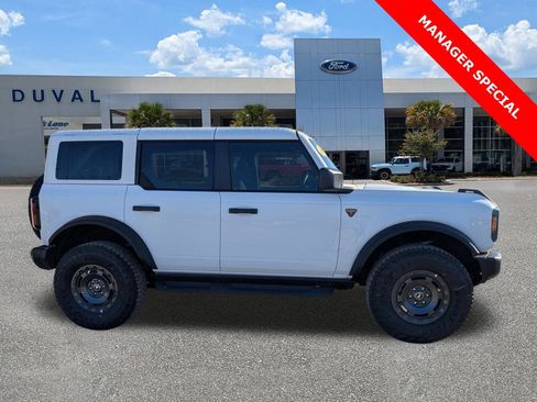 New 2025 Ford Bronco Badlands w/ Sasquatch Package AWD/4WD image 3