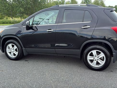 Used 2020 Chevrolet Trax LT w/ Driver Confidence Package AWD/4WD image 11