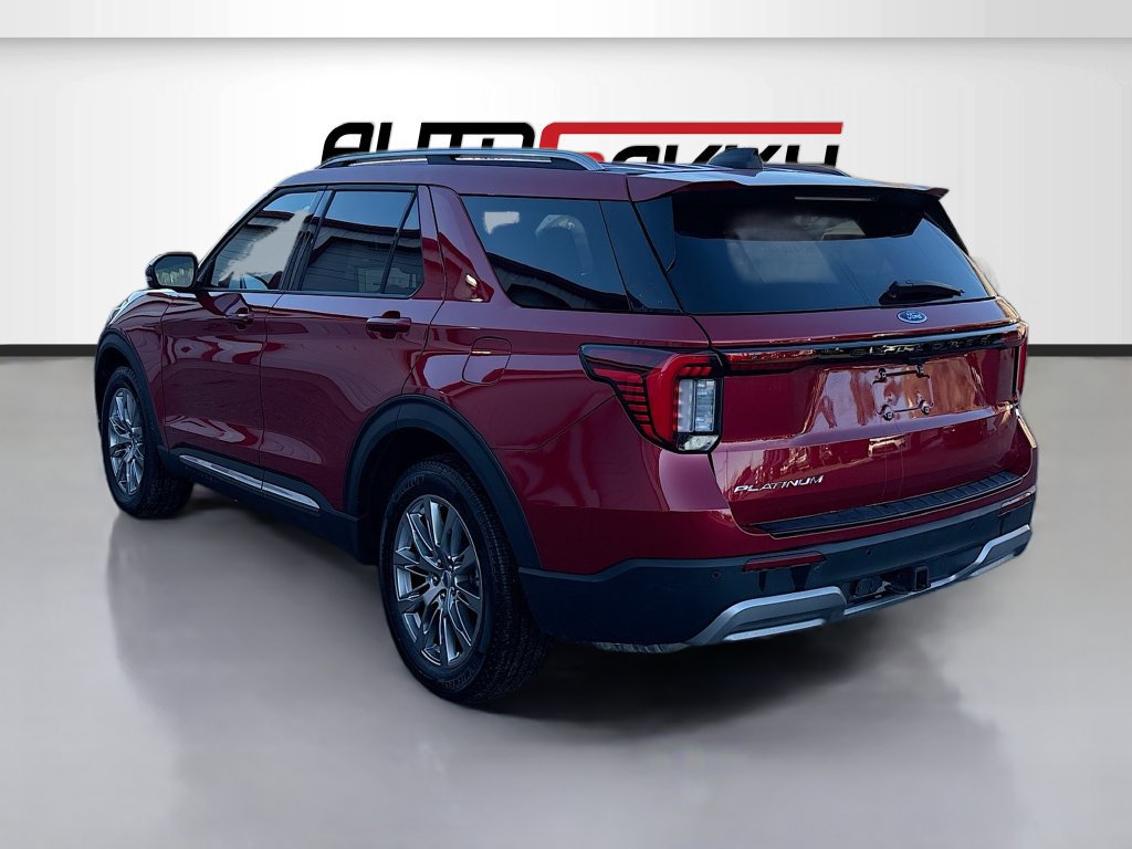 Used 2025 Ford Explorer Platinum AWD/4WD image 5