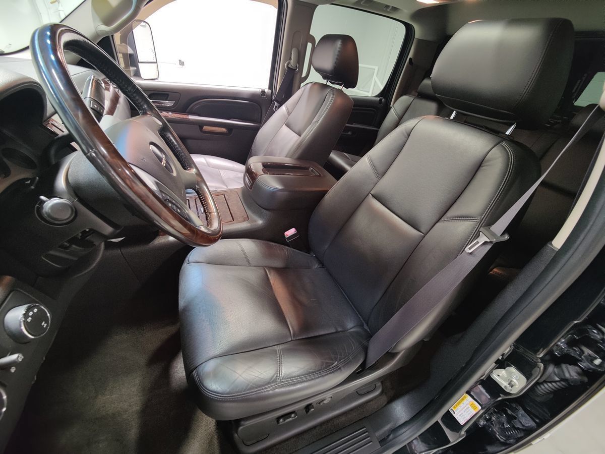 Used 2011 GMC Sierra 2500 Denali AWD/4WD image 30