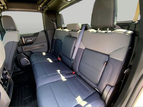 Certified 2025 GMC Hummer EV 3X w/ LPO, Dark Essentials Package AWD/4WD image 19