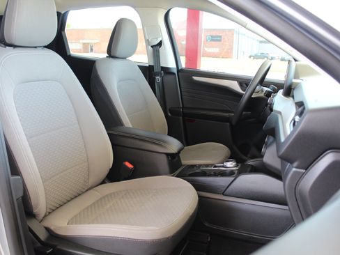 Used 2022 Ford Escape SE AWD/4WD image 13