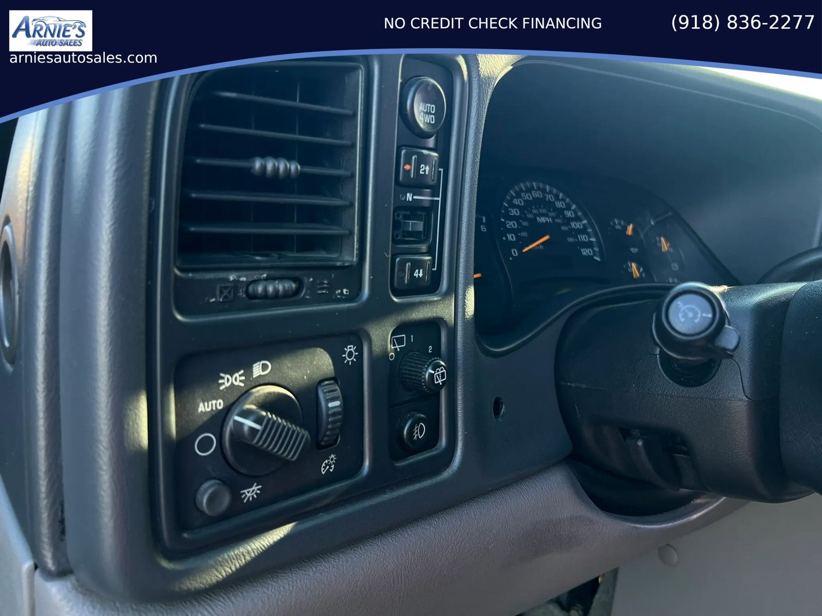 Used 2004 Chevrolet Suburban Z71 w/ Preferred Equipment Group AWD/4WD image 12