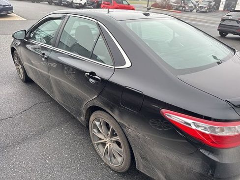 Used 2015 Toyota Camry XSE image 3