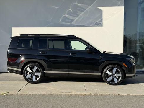 Used 2024 Hyundai Santa Fe Limited image 8