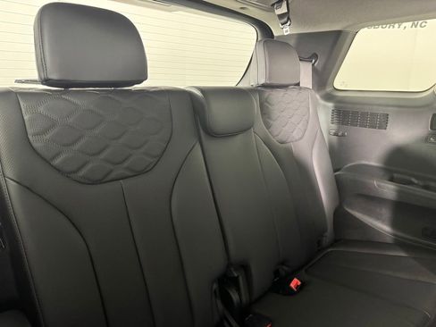 Used 2022 Hyundai Palisade Limited w/ Cargo Package FWD image 30