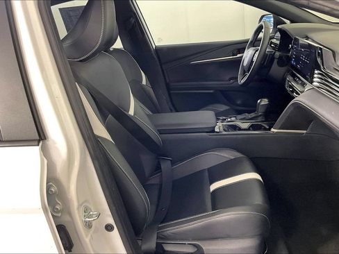 Used 2025 Toyota Camry SE w/ Multimedia Upgrade Package FWD image 10