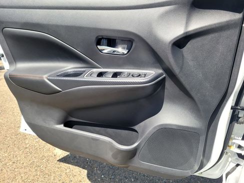 New 2025 Nissan Versa SR w/ Trunk Package FWD image 12