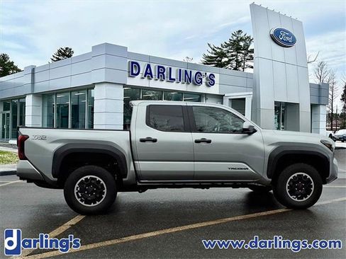 Used 2024 Toyota Tacoma TRD Off-Road image 4
