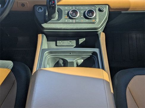 Used 2024 Land Rover Defender 110 X-Dynamic SE image 19