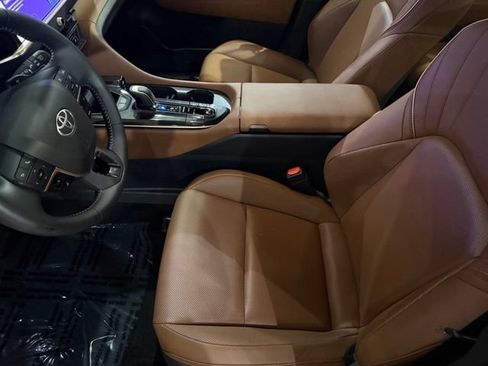 Used 2025 Toyota Crown Signia AWD/4WD image 23