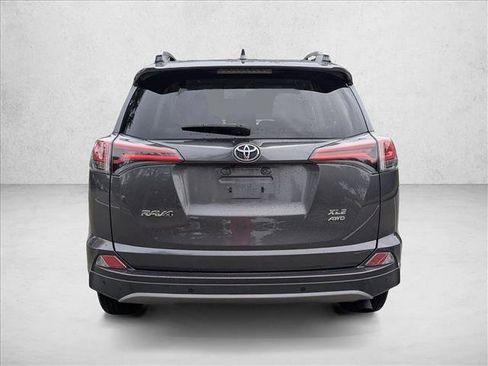 Used 2018 Toyota RAV4 XLE image 7