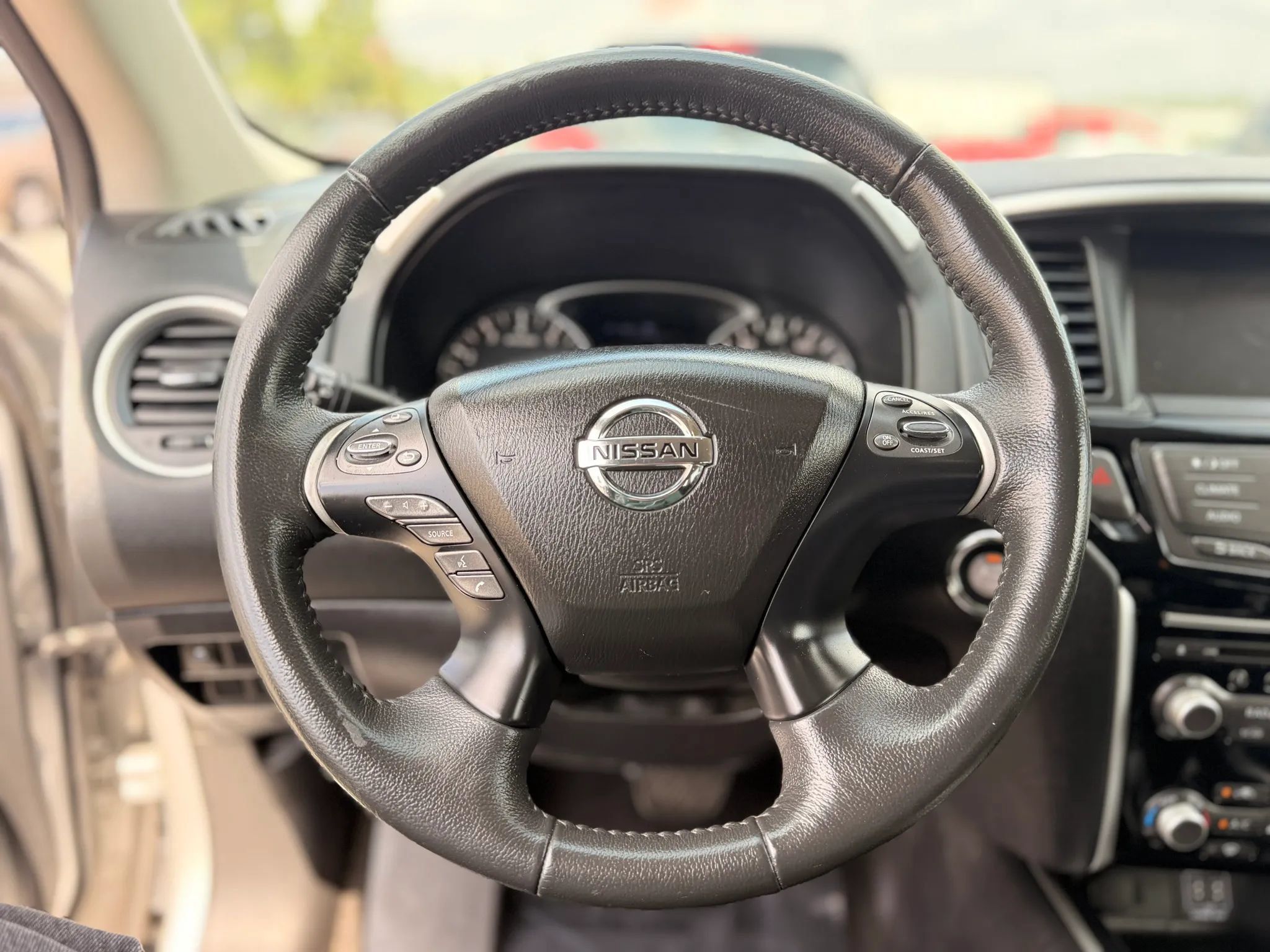 Used 2018 Nissan Pathfinder SV AWD/4WD image 25