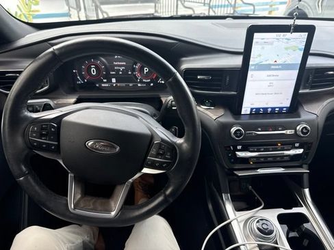 Used 2020 Ford Explorer Platinum w/ Premium Technology Package AWD/4WD image 7