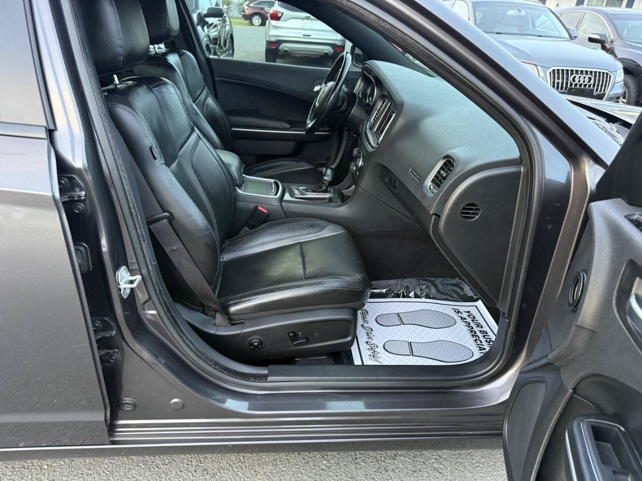 Used 2020 Dodge Charger SXT w/ Leather Interior Group RWD image 14
