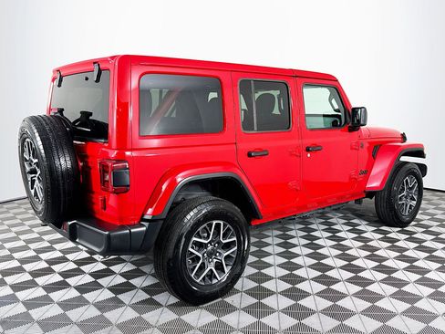 Used 2025 Jeep Wrangler Sahara image 10