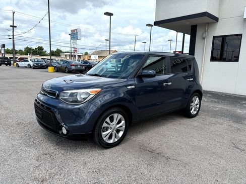 Used 2016 Kia Soul + image 2