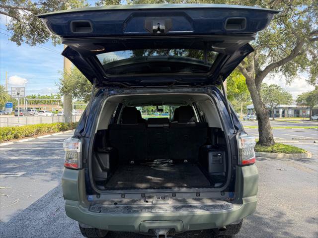 Used 2019 Toyota 4Runner SR5 AWD/4WD image 15
